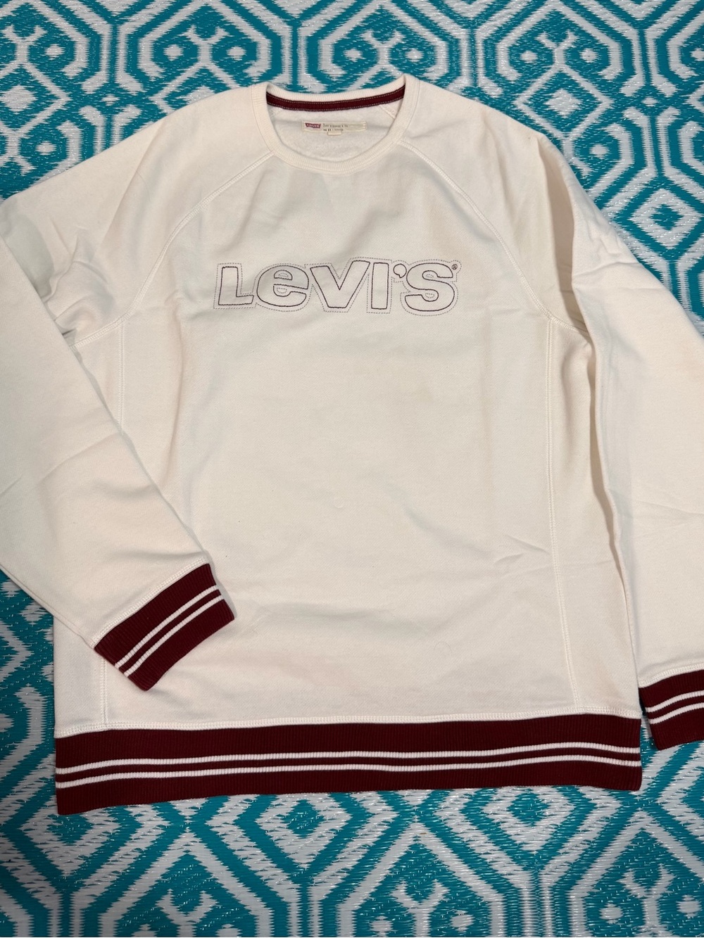 Levi’s Men’s Cream Crewneck Sweatshirt Maroon Logo Striped Trim